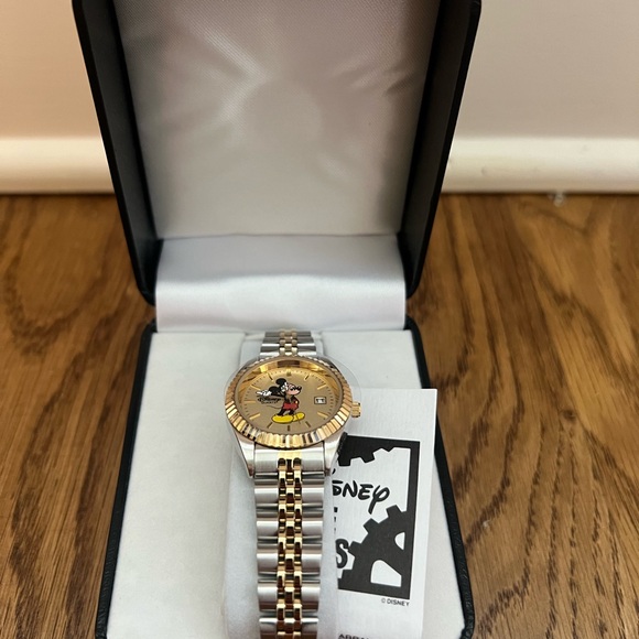 Never been used Mickey Mouse Time Works watch - Picture 3 of 6